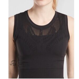 Athleta cropped workout top